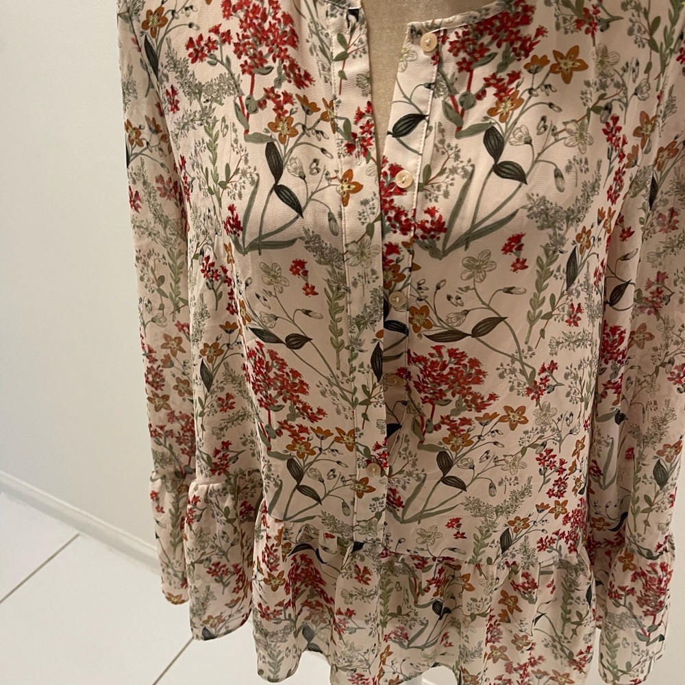 Max Studio Cream Blouse with Red & Green Floral Print - Picture 1 of 5